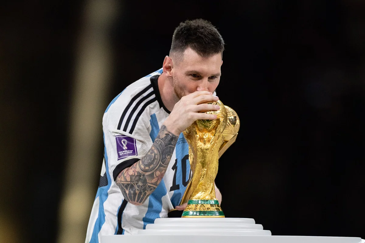 Imprensa internacional exalta Messi após hat-trick na estreia da Copa do Mundo