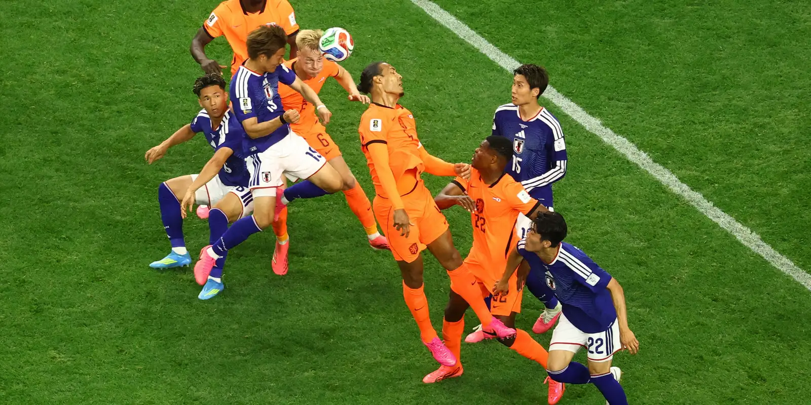 Japão empata com Holanda e Costa do Marfim vence Equador com gol no fim