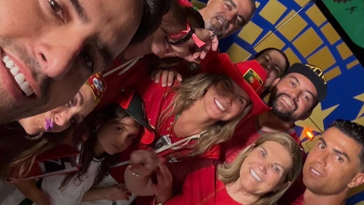Katia Aveiro compartilha momentos em Miami com CR7 e a família durante jogo.