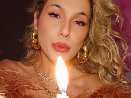 Lívia Andrade celebra 43 anos nos EUA com festa que reúne famosos como Angélica e Virginia