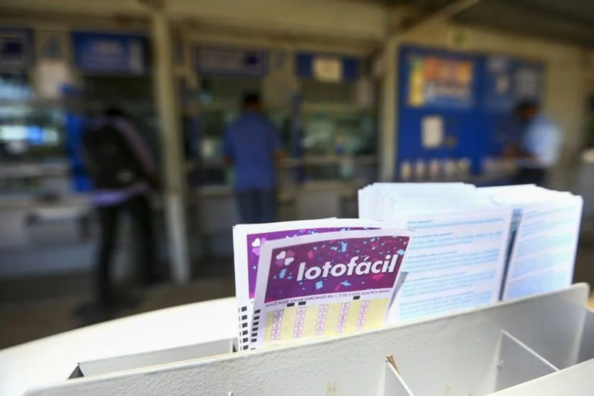 Lotofácil 3.721 sorteia R$ 2 milhões neste sábado; confira os números vencedores