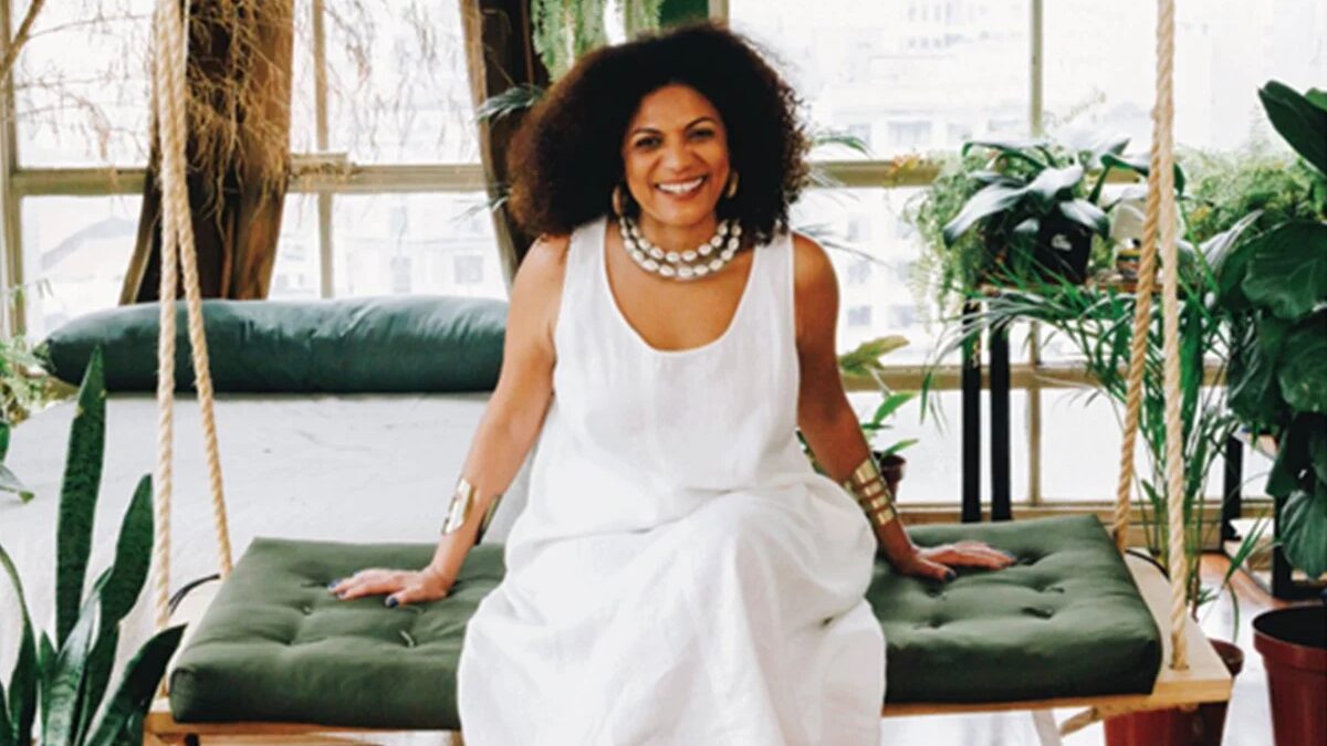Luciana Oliveira homenageia Os Afro-sambas em show no Clube do Choro em Brasília