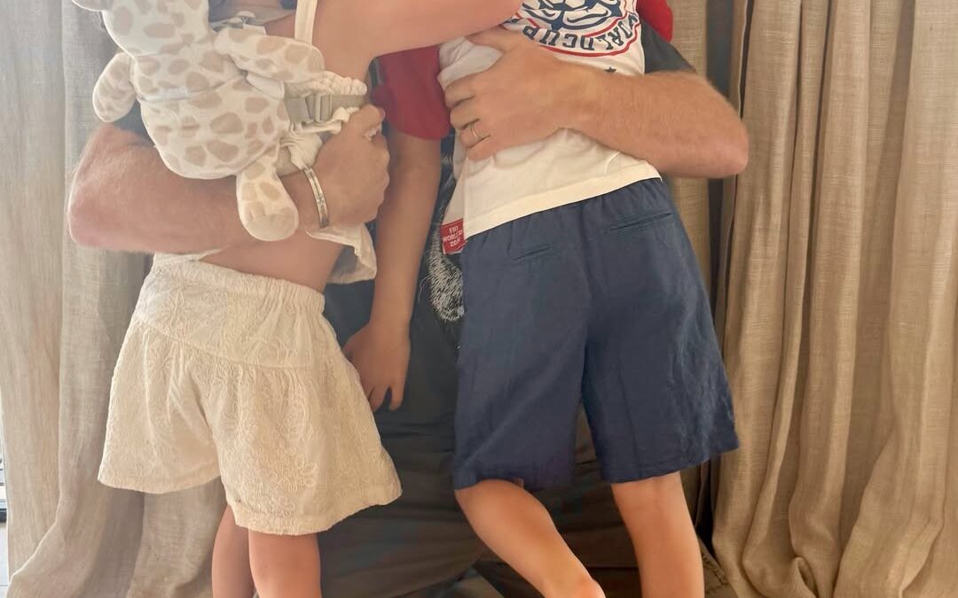 Meghan Markle homenageia Príncipe Harry com foto dos filhos no Dia dos Pais