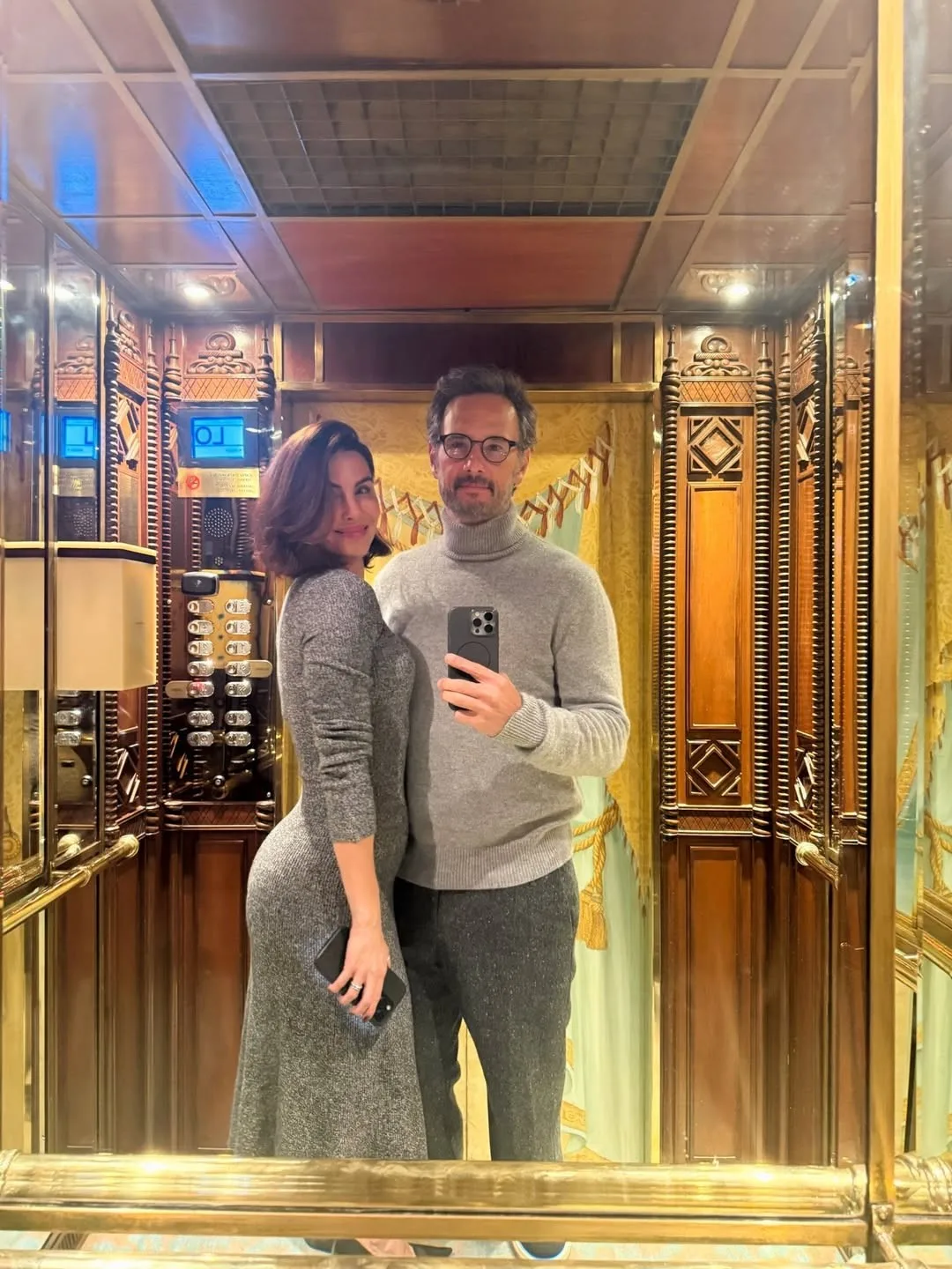 Mel Fronckowiak e Rodrigo Santoro compartilham escapada romântica no Copacabana Palace