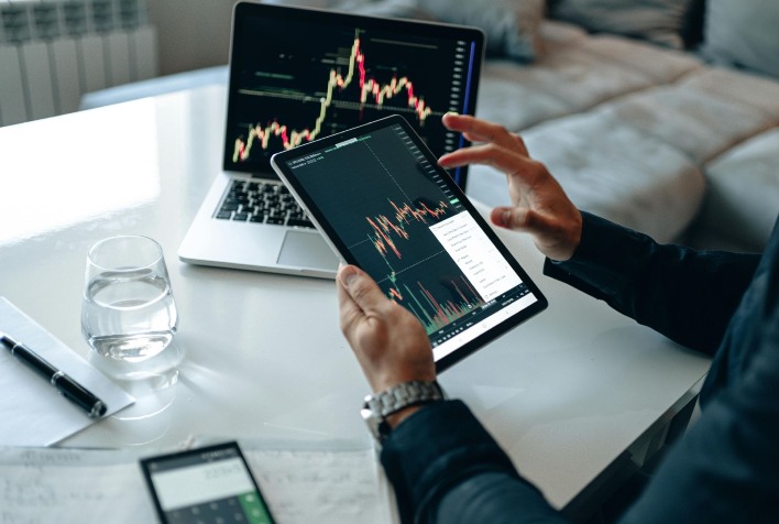 Mercados globais em alta com tecnologia; Ibovespa Futuro se mantém em 174,5 mil pontos
