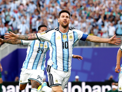 Messi se torna o maior artilheiro da história das Copas com hat-trick na estreia