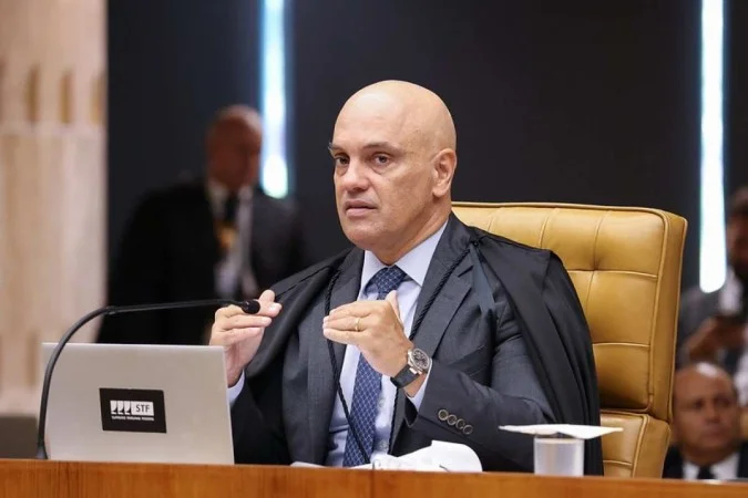 Moraes alerta sobre a defesa da democracia e critica discurso de ódio nas redes sociais