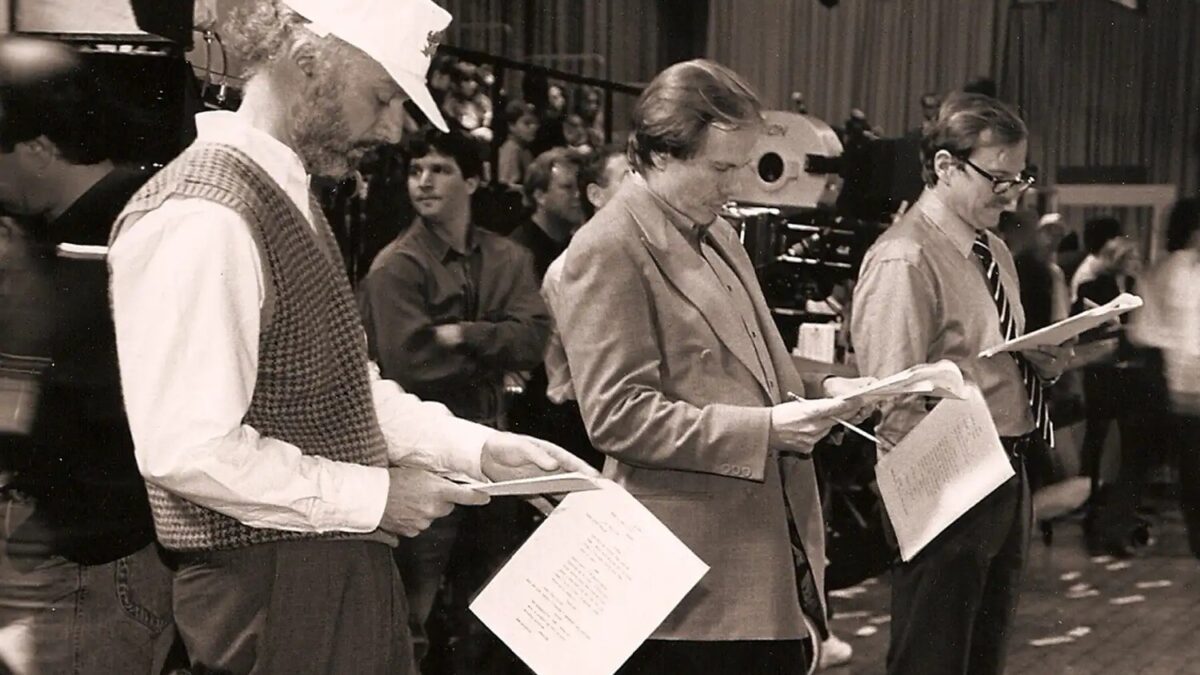 Morre James Burrows, diretor de clássicos da TV como Friends e Cheers, aos 85 anos