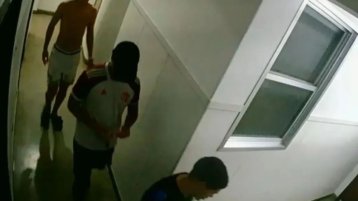 PCERJ investiga agressões a adolescente internado por estupro coletivo em Copacabana