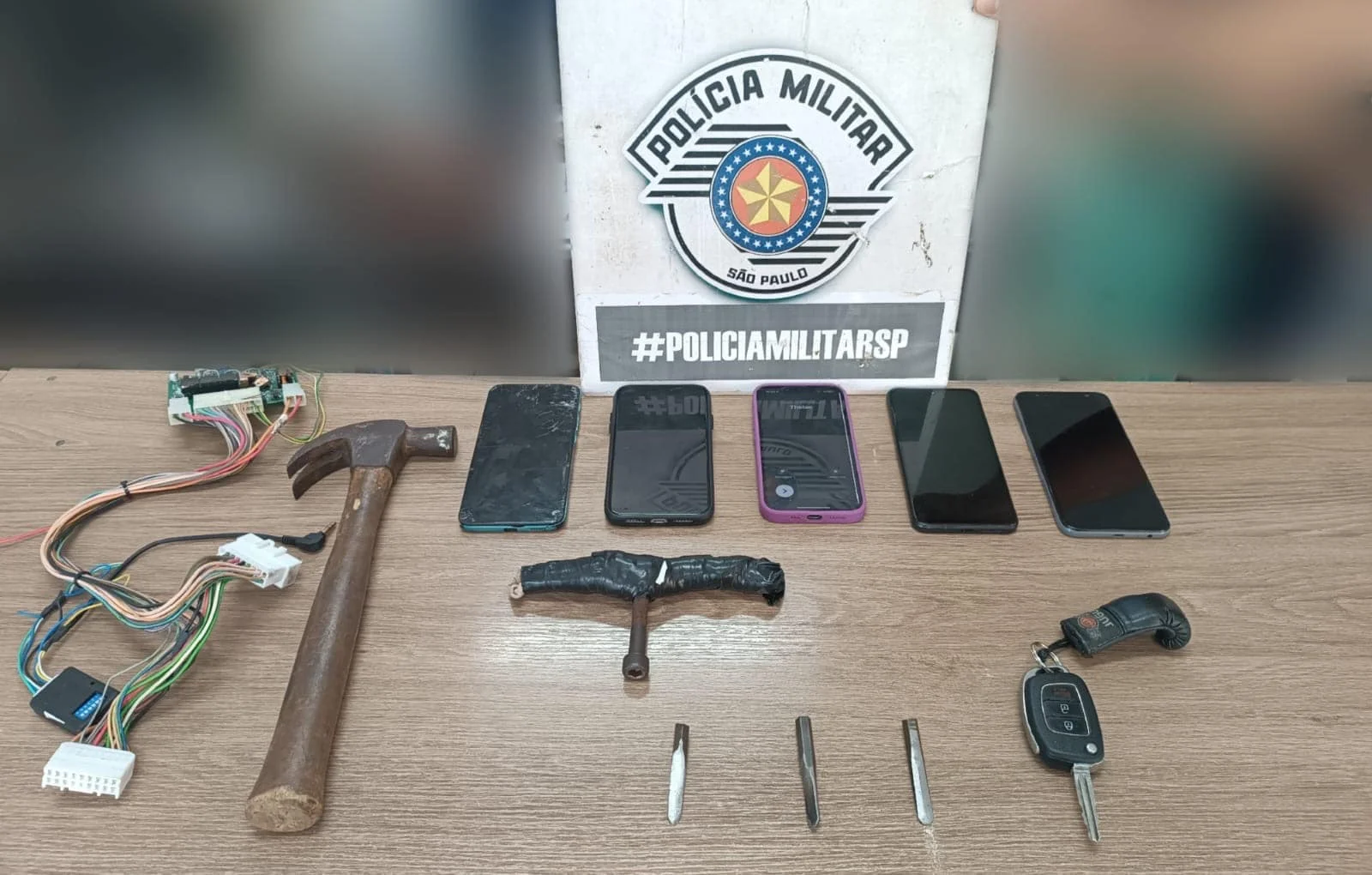 PM apreende ferramentas de furto e conduz três homens em Artur Nogueira