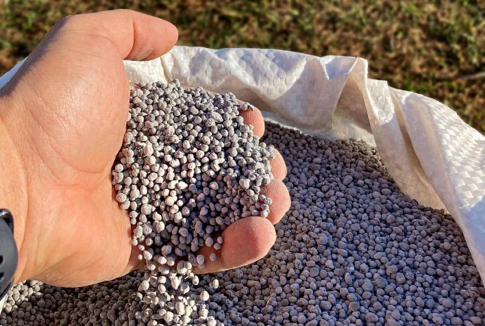 Paz no Oriente Médio pode reduzir preços de fertilizantes, mas fosfatados seguem altos