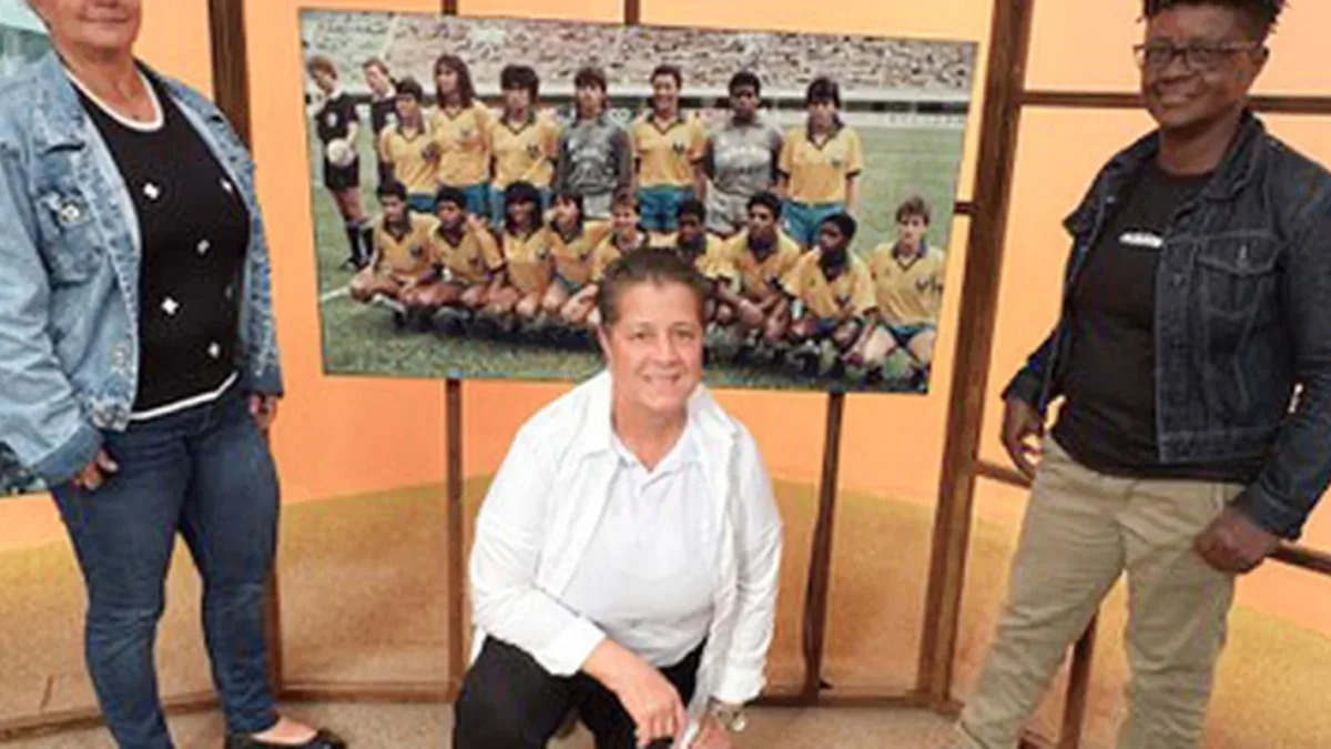 Pioneiras do futebol feminino compartilham histórias no programa Sem Censura da TV Brasil