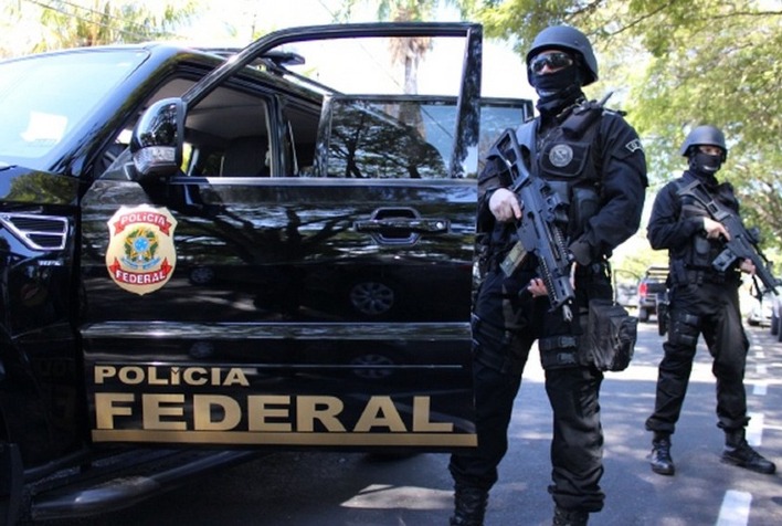 Polícia Federal cumpre mandado contra Jaques Wagner em operação sobre Banco Master