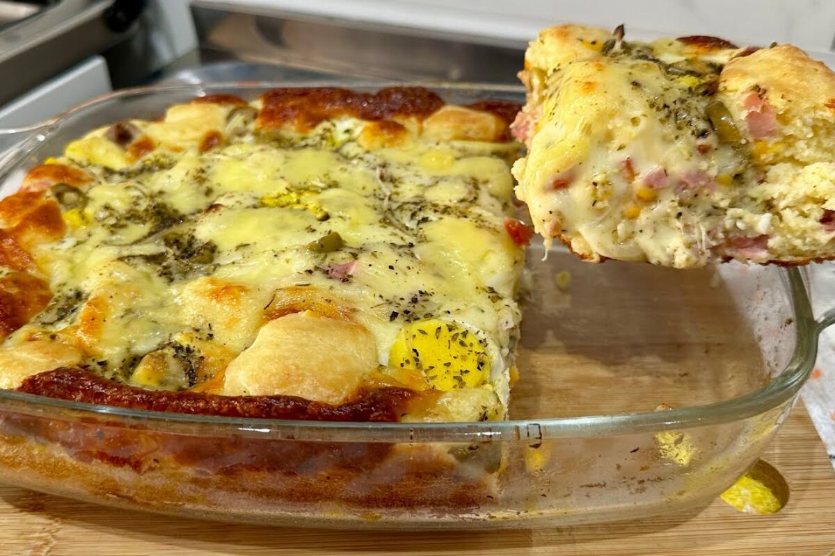 Prepare uma torta à portuguesa de liquidificador com presunto, queijo e ervilhas em 40 minutos!