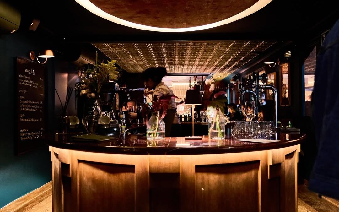 Quatro novos bares de vinho em São Paulo para aquecer suas noites de inverno
