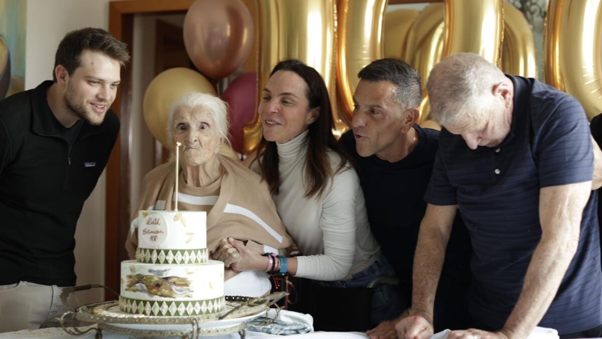 Ruth Birman celebra 100 anos em almoço íntimo com a família em Belo Horizonte