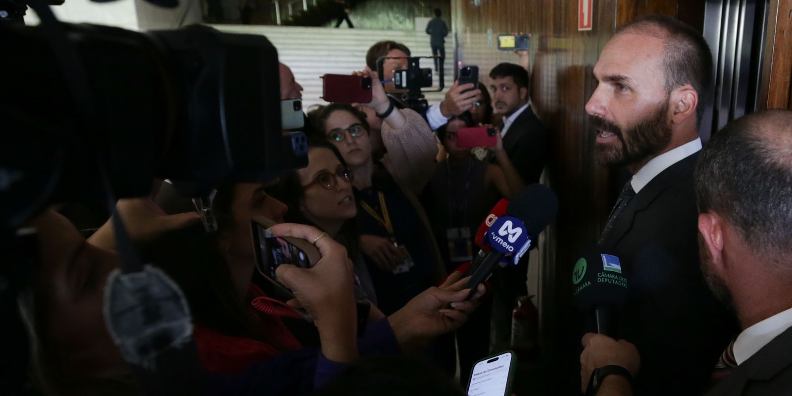 STF condena Eduardo Bolsonaro a 4 anos de prisão e 8 anos de inelegibilidade