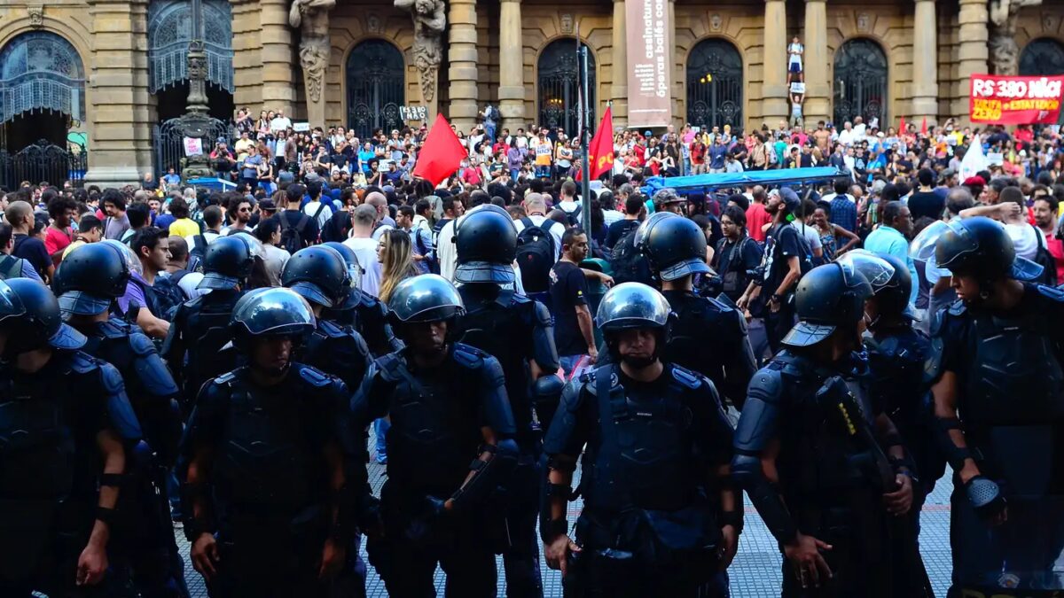 STJ determina que SP crie protocolo para atuação policial em manifestações
