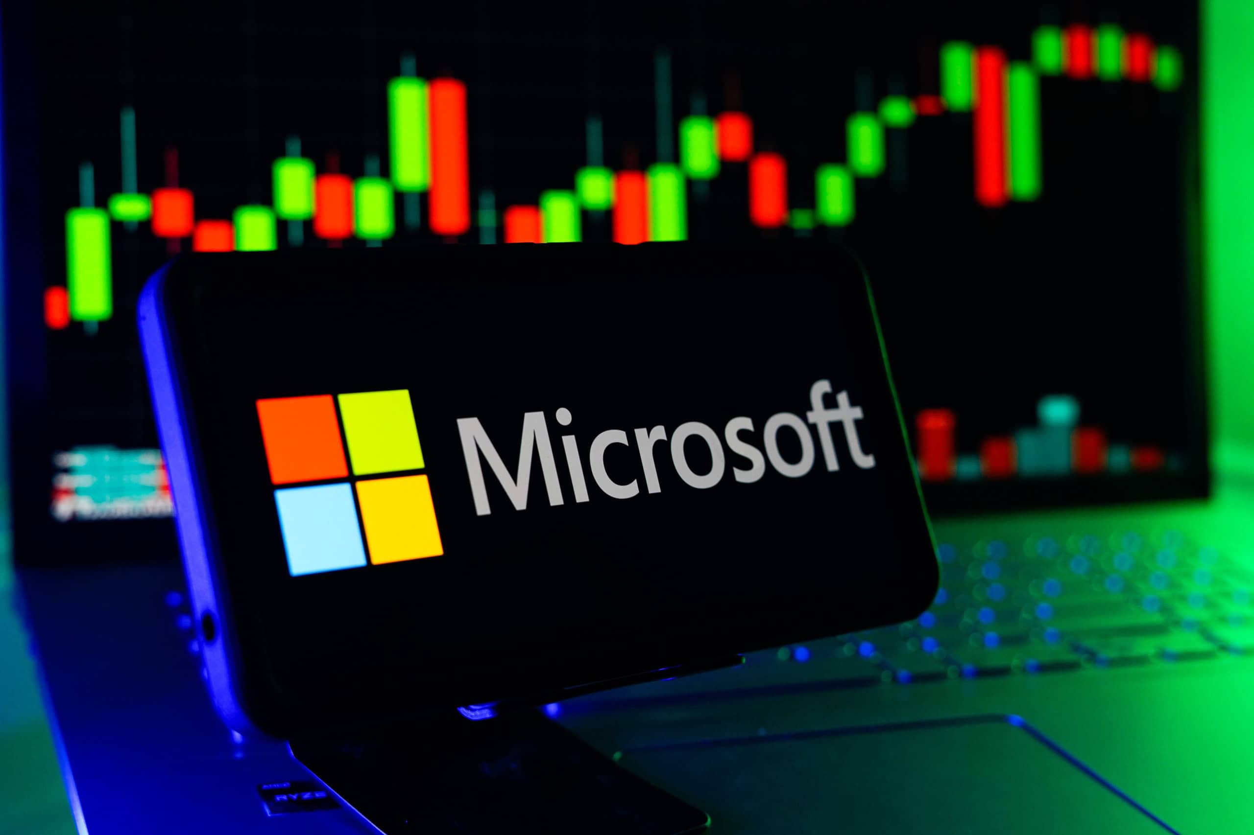 Satya Nadella destaca papel da IA na economia e alerta sobre percepção negativa em evento nos EUA