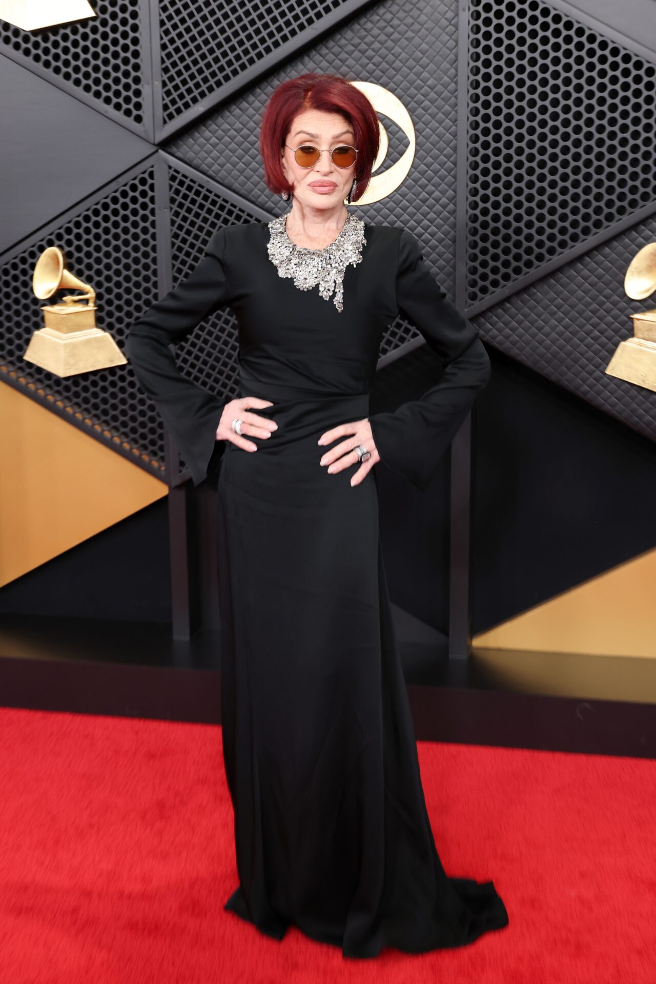 Sharon Osbourne revela internação e explica ausência em homenagem a Ozzy Osbourne