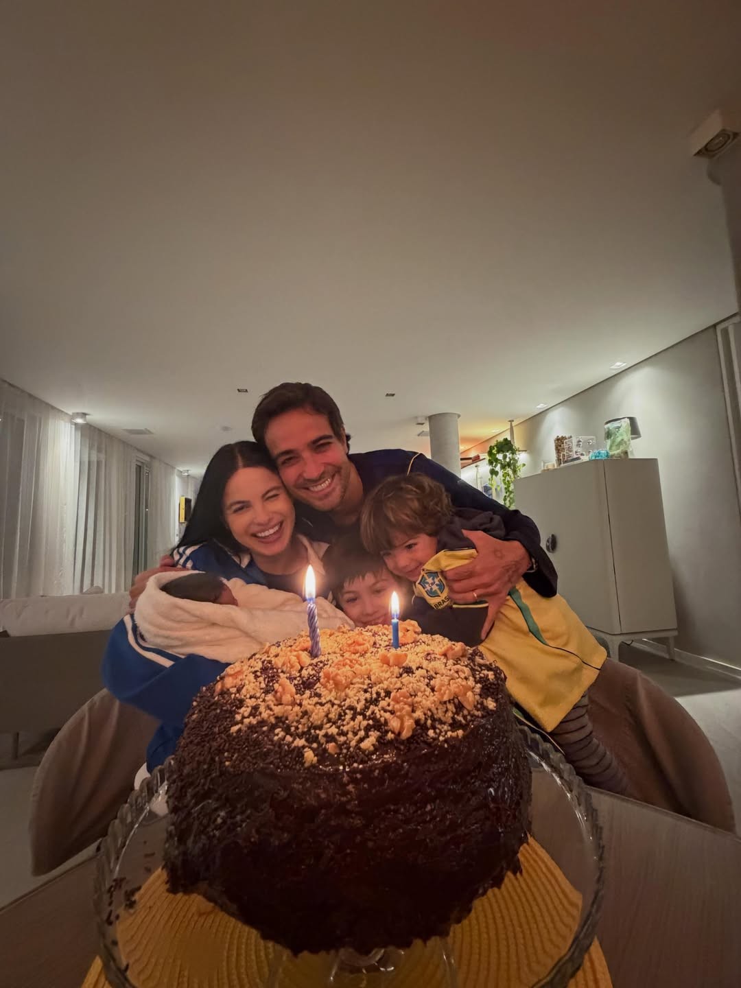 Sthefany Brito celebra 39 anos em família com momentos de amor e risadas