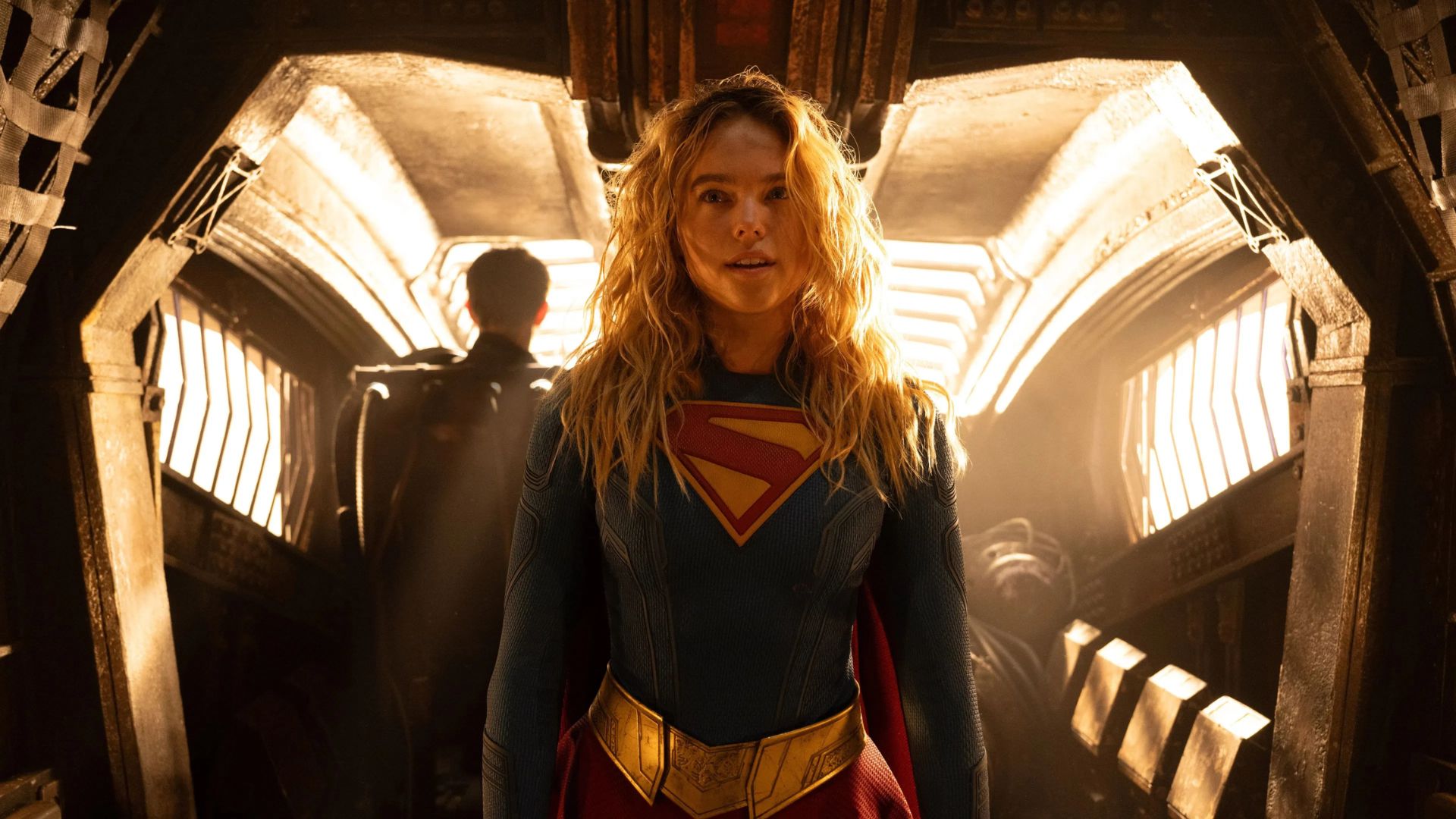 Supergirl (2026) traz heroína promissora em aventura espacial sem originalidade
