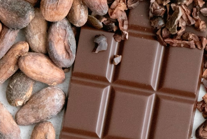 Tecnologia garante qualidade do chocolate no Brasil apesar da volatilidade do cacau