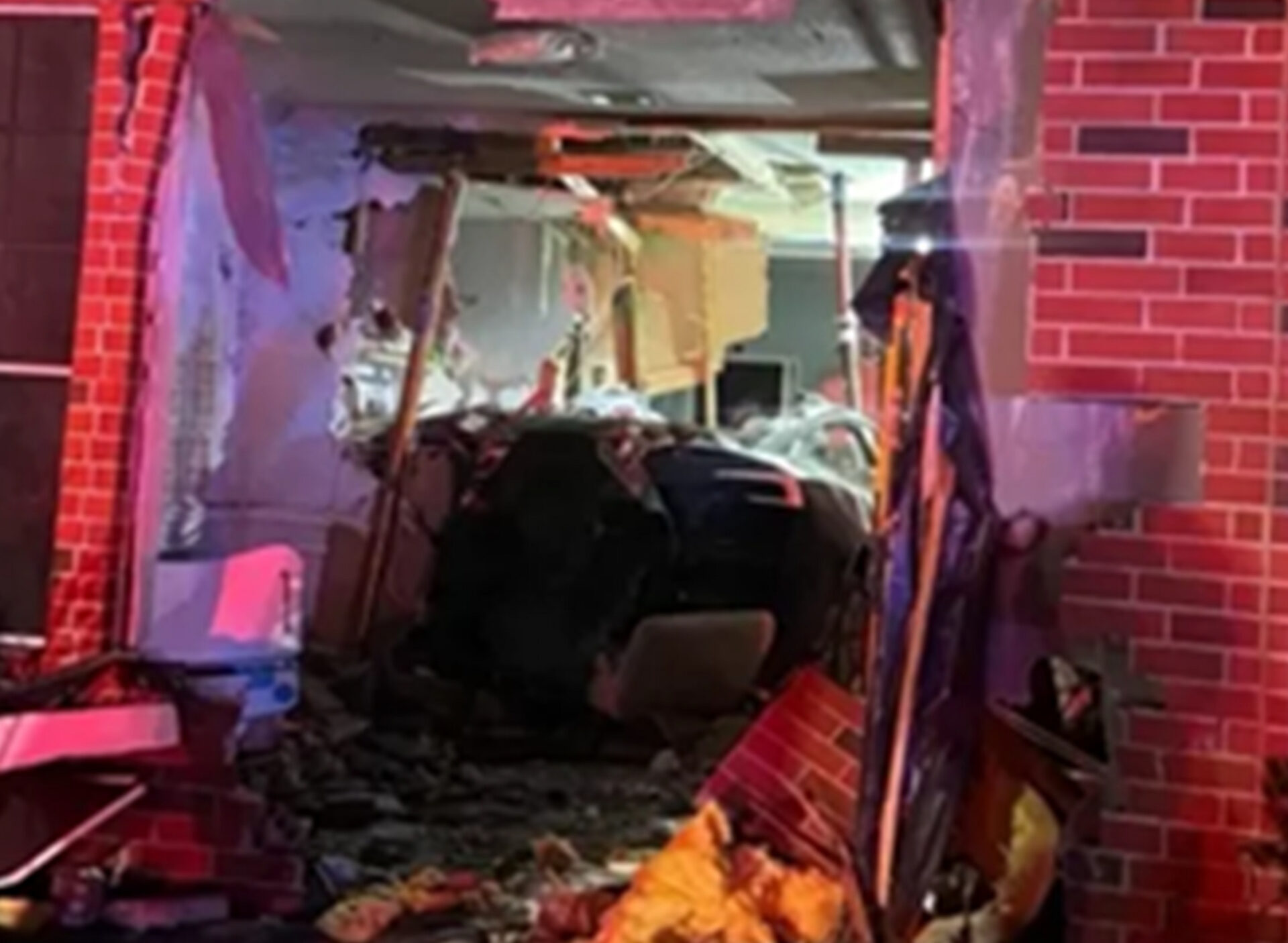 Tesla defende FSD e culpa motorista após acidente fatal no Texas