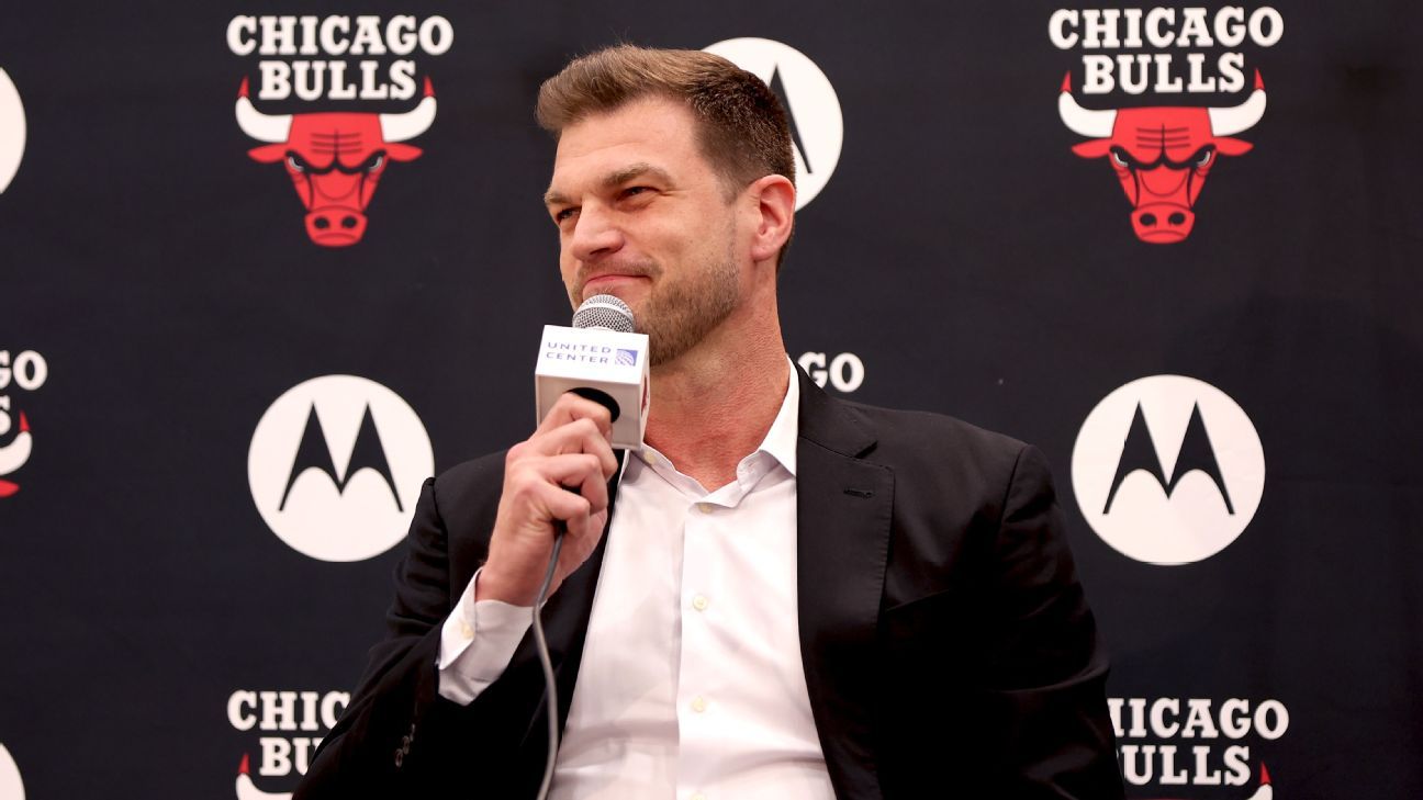 Tiago Splitter se apresenta como novo técnico dos Bulls e revela ser fã da equipe desde criança