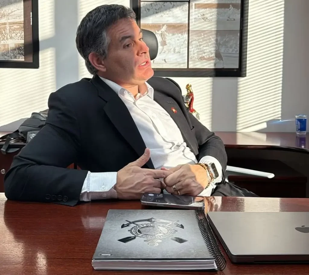 Vice-presidente do Corinthians pede licença do cargo em meio a denúncias