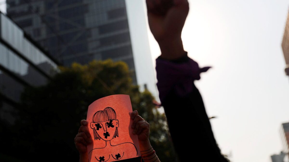 Violência digital contra mulheres cresce 188% em um ano, revela Ministério das Mulheres