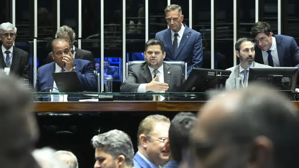 Imagem da matéria: Senado anula norma que garantia aborto legal a crianças vítimas de estupro