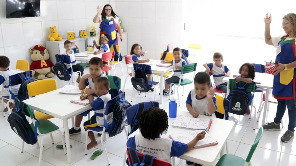 Imagem da matéria: Matrículas em creches no Brasil crescem 36% em quase uma década, alcançando 4,5 milhões de crianças em 2025.