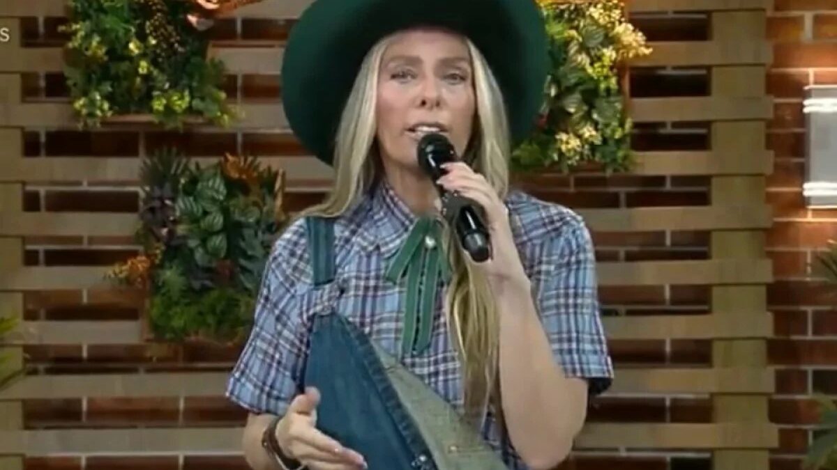Adriane Galisteu anuncia estreia de A Fazenda 18 para 14 de setembro
