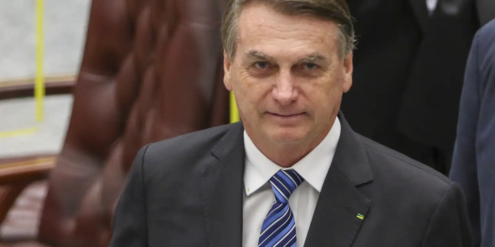 Alexandre de Moraes prorroga prisão domiciliar de Jair Bolsonaro sem prazo definido
