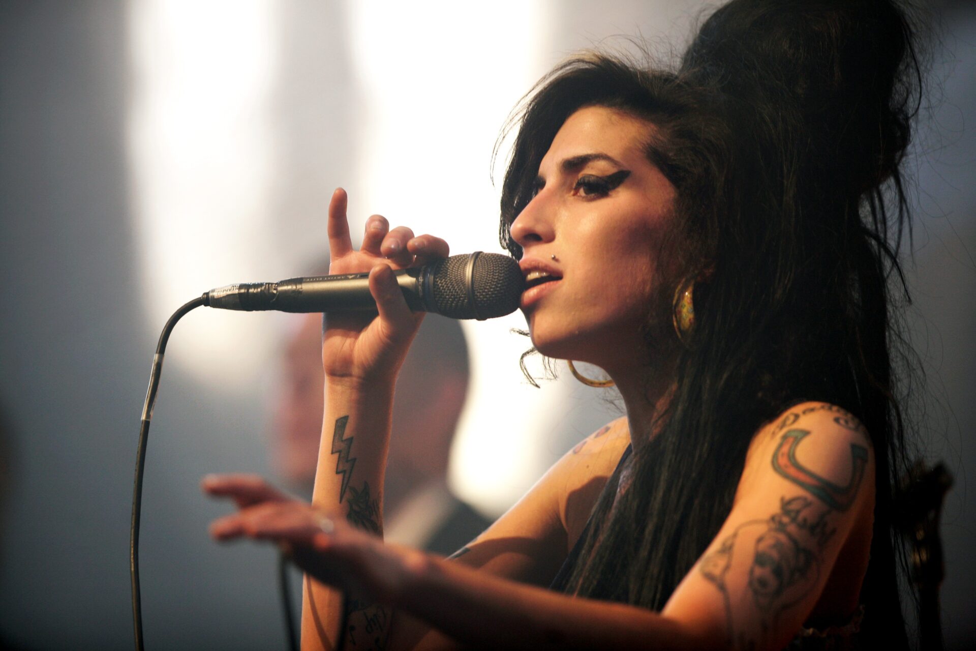 Amy Winehouse: 15 anos da perda de uma voz icônica e seu legado eterno na música