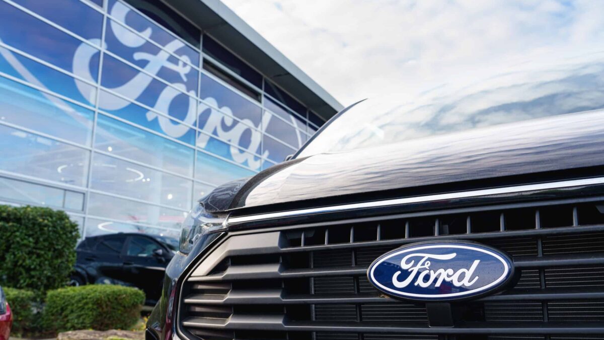 Apple e Ford se unem para integrar Apple Maps em carros elétricos autônomos