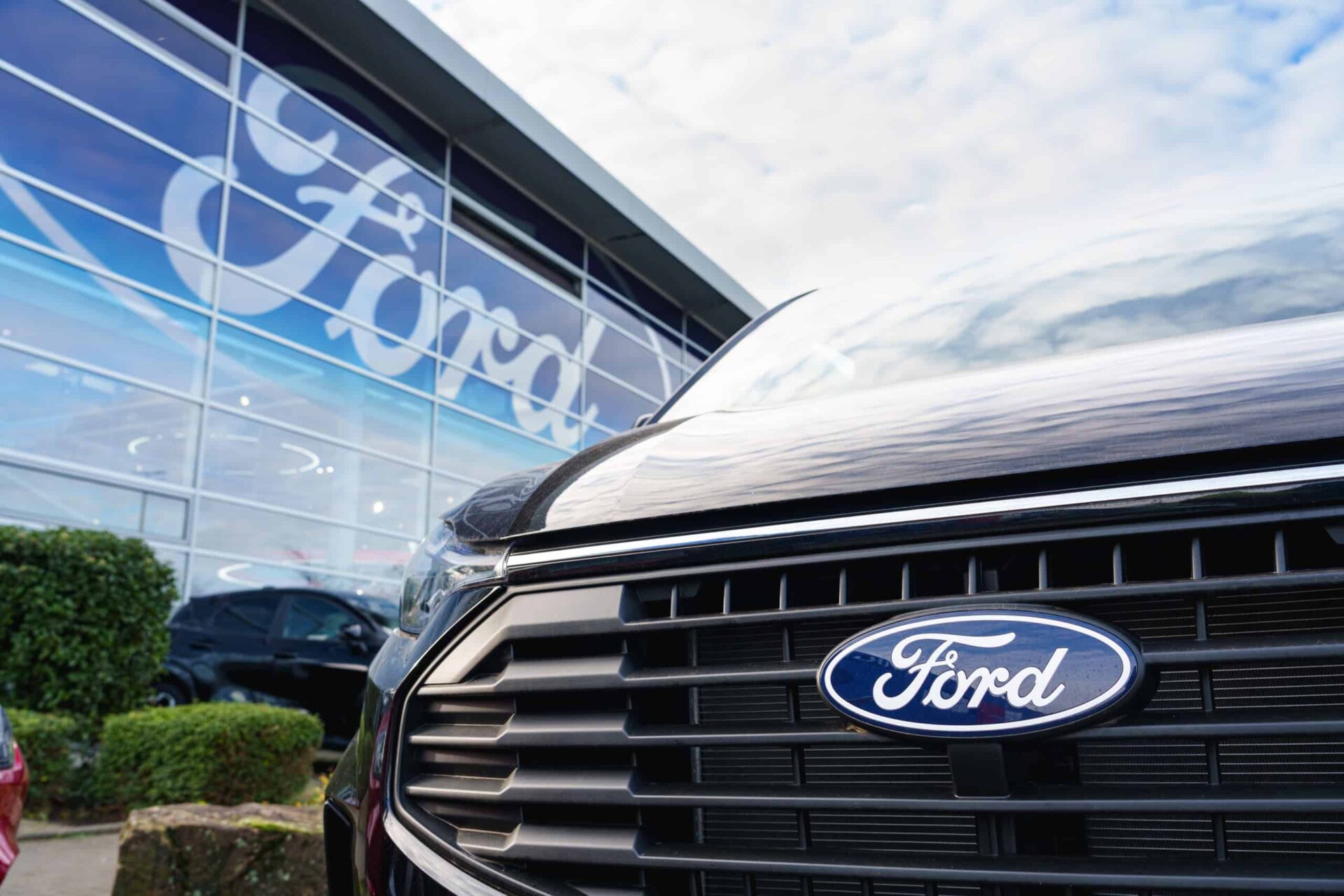 Apple e Ford se unem para integrar Apple Maps em carros elétricos autônomos