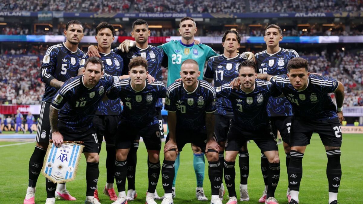 Argentina enfrenta atraso em voo e aguarda liberação para Nova Jersey antes da final da Copa do Mundo