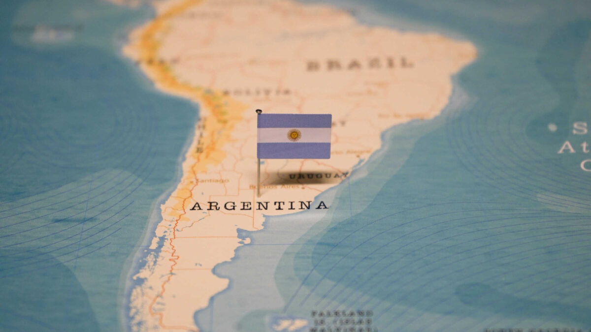 Argentina propõe empresas geridas por inteligência artificial com supervisão humana