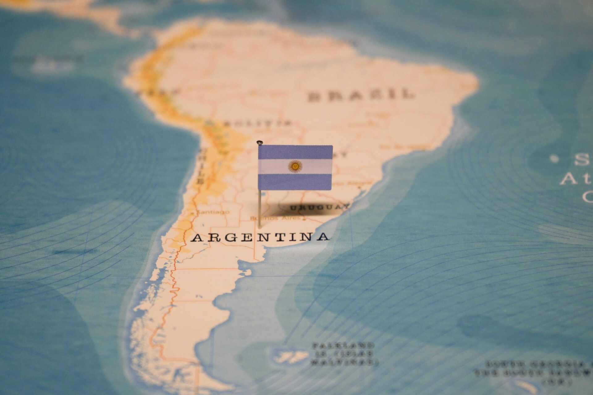 Argentina propõe empresas geridas por inteligência artificial com supervisão humana