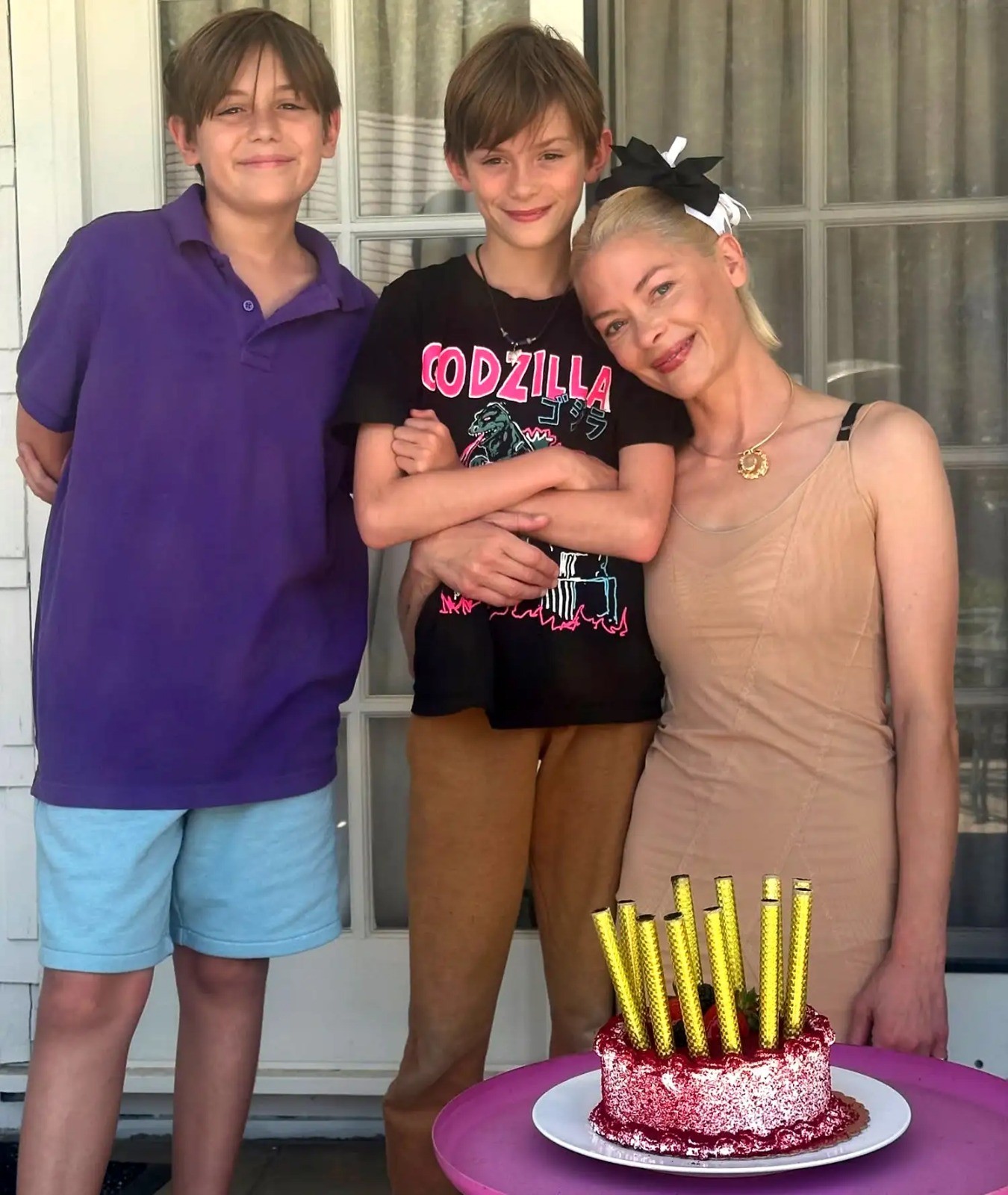Assessoria explica ausência de Jaime King no casamento de Taylor Swift e Travis Kelce