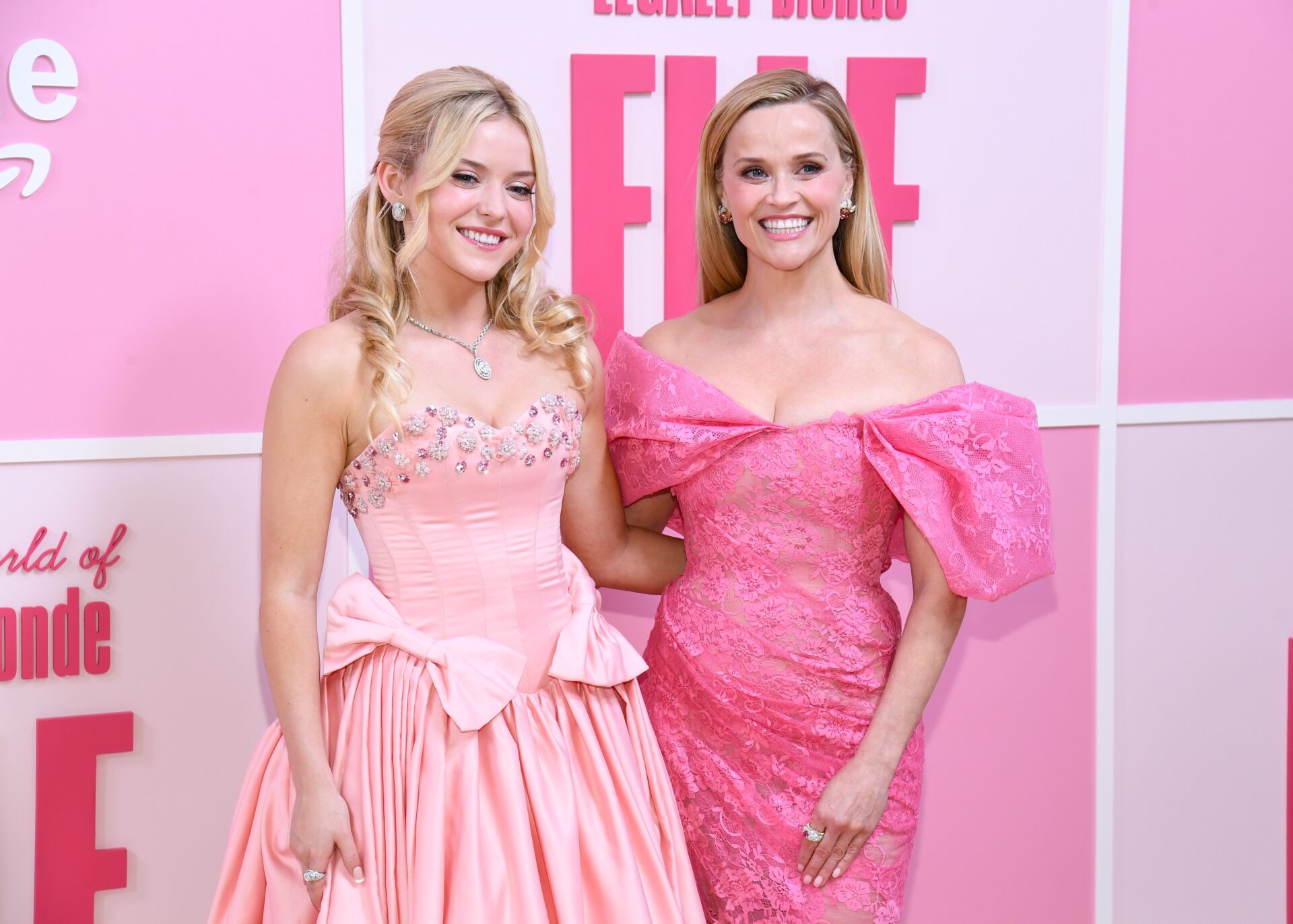Atriz de 'Elle' revela preparação intensa e desafios para imitar Reese Witherspoon