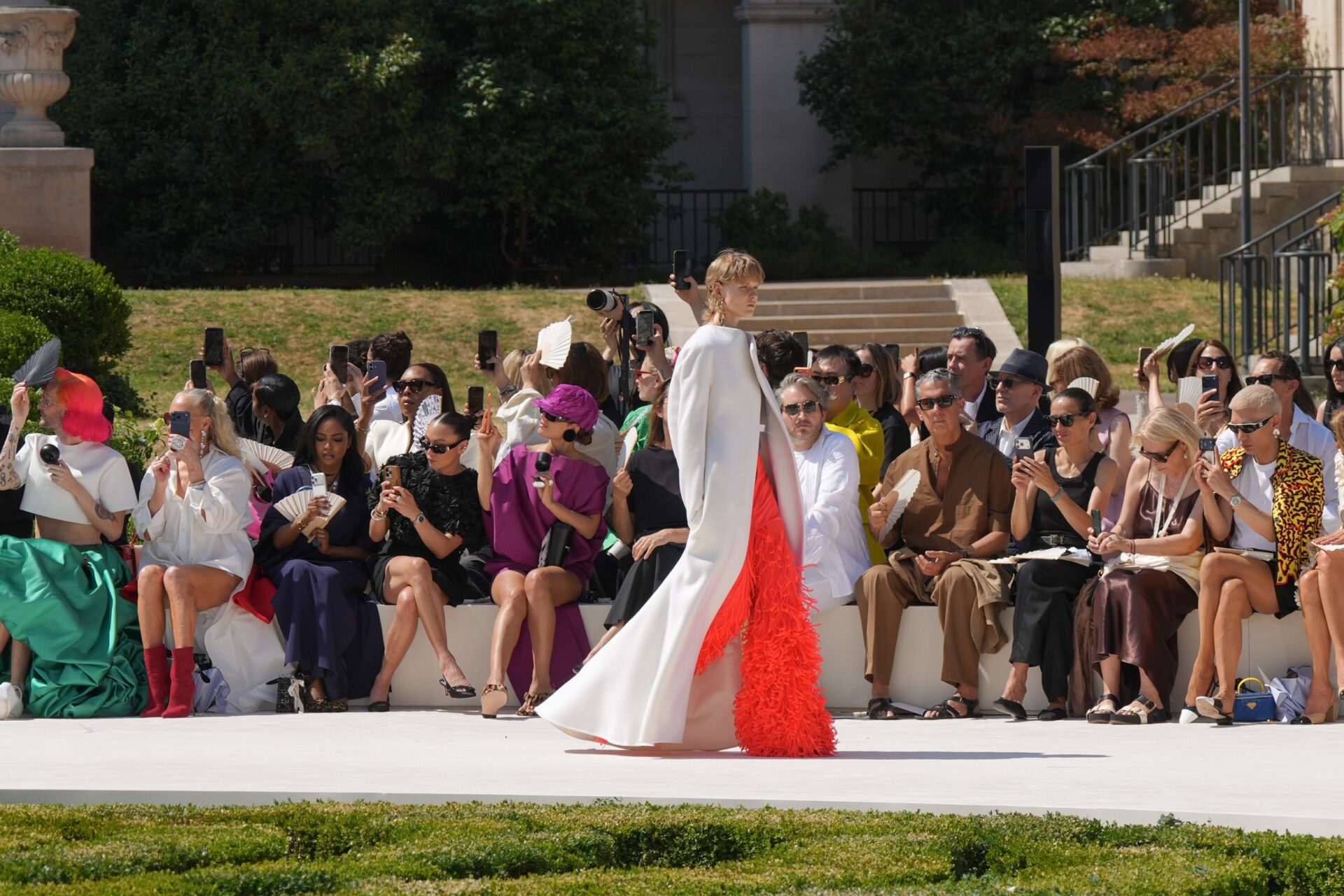Balenciaga estreia alta-costura Inverno 2026 em Paris com Pierpaolo Piccioli