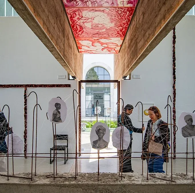 Bienal de Veneza: A importância do encontro e da fricção na arte contemporânea