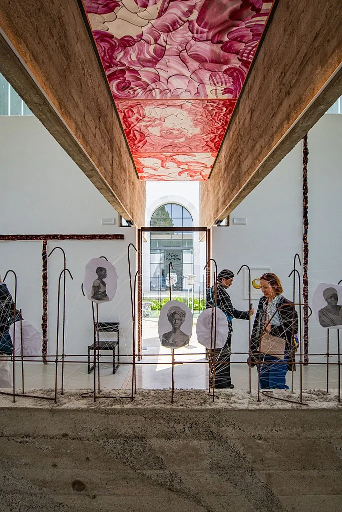 Bienal de Veneza: A importância do encontro e da fricção na arte contemporânea