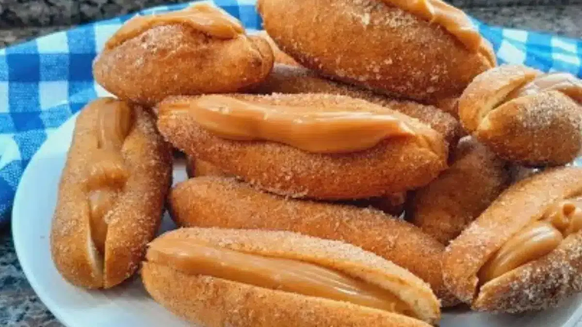 Bolinho de polvilho recheado de churros: crocante e sem farinha de trigo