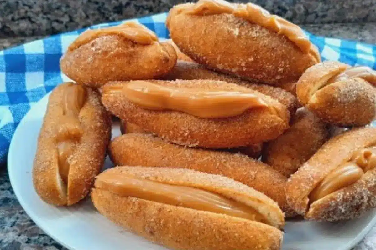 Bolinho de polvilho recheado de churros: crocante e sem farinha de trigo