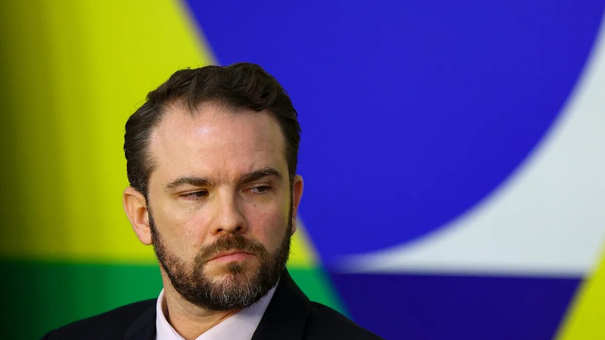 Brasil pode retomar Lei da Reciprocidade se EUA confirmarem novas tarifas, diz Durigan