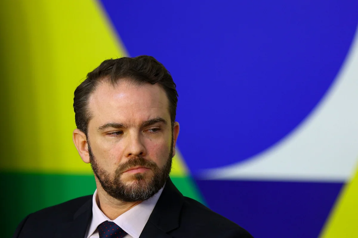 Brasil pode retomar Lei da Reciprocidade se EUA confirmarem novas tarifas, diz Durigan